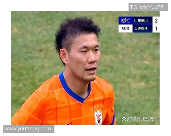 打爆全网的足球明星背后的故事与成就揭秘 打爆全网的足球明星背后的故事与成就揭秘